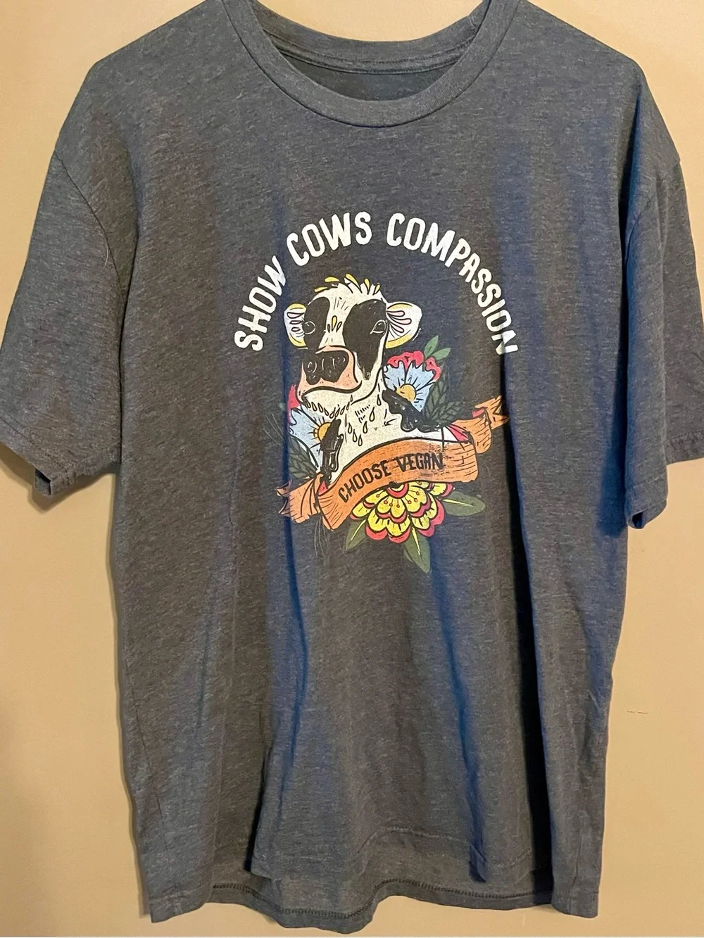 'Show Cows Compassion- Choose Vegan” Graphic Tee - gray